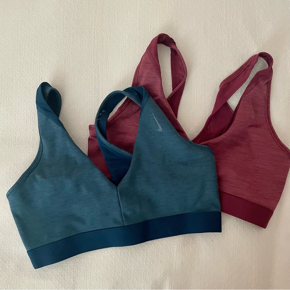 Nike Dri Fit Mesh Twist Back Sports Bras (2) size Medium